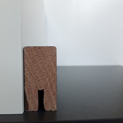 Sockelleiste massiv Eiche carbonschwarz lackiert 40mm