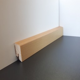 Furniersockelleiste Buche ungedämpft lackiert 40mm abgeschrägt