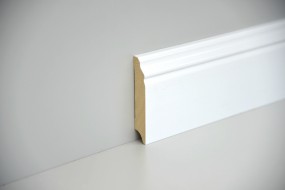 Sockelleiste massiv weiß lackiert 95mm profiliert