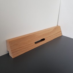 Sockelleiste massiv Eiche Country Style 48mm (10m-Bund)